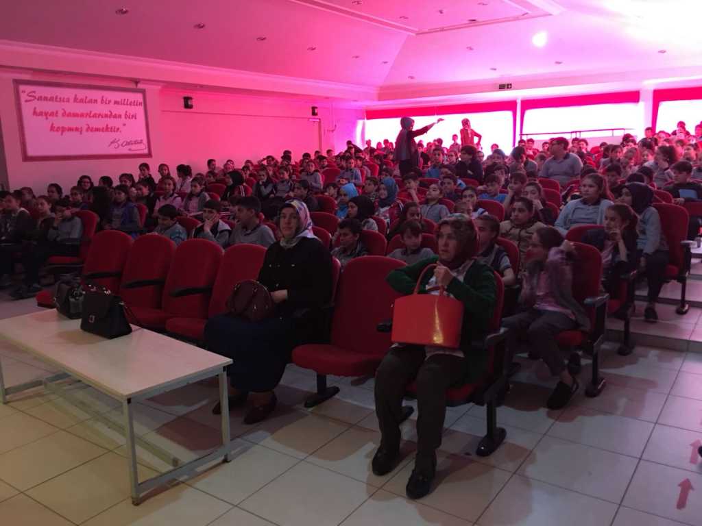 Samsun Bafra Fatih Ortaokulu'nda Bilinçli ve Güvenli İnternet Semineri