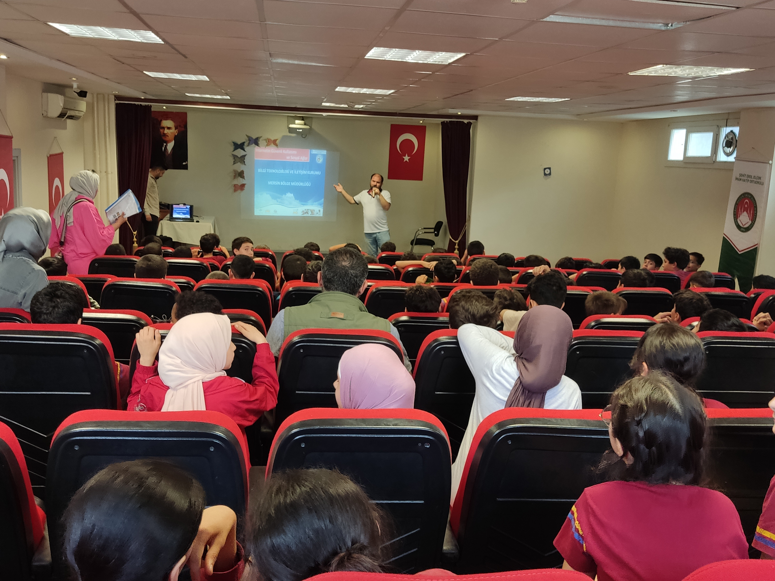 Mersin Yenişehir Şehit Erol Olçok İmam Hatip Ortaokulu Öğrencilerine Yönelik Bilinçli ve Güvenli İnternet Kullanımı Semineri