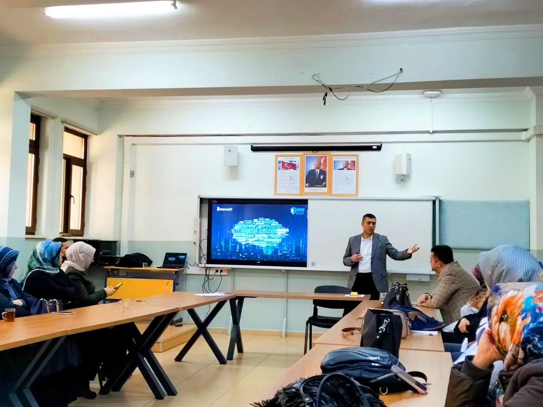 Ankara Yenimahalle Demetevler Kız AİHL Öğretmenlerine Yönelik Bilinçli ve Güvenli İnternet Kullanımı Semineri