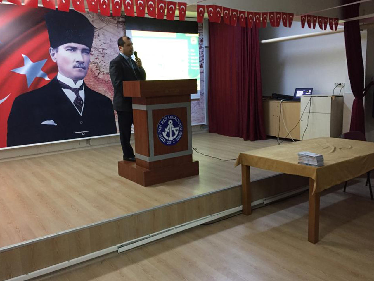 Mersin Yenişehir Pirireis Ortaokulunda, Bilinçli Ve Güvenli İntenet Semineri