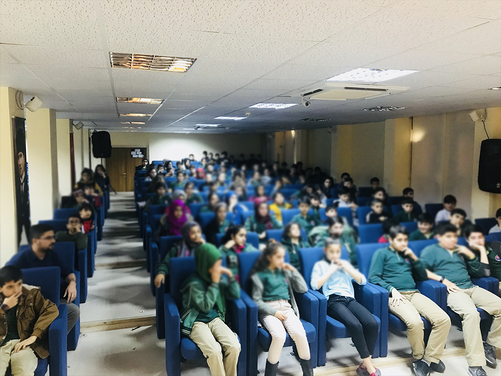 İstanbul Başakşehir Hikmet Ulubağ Ortaokulu'nda Bilinçli ve Güvenli İnternet Semineri