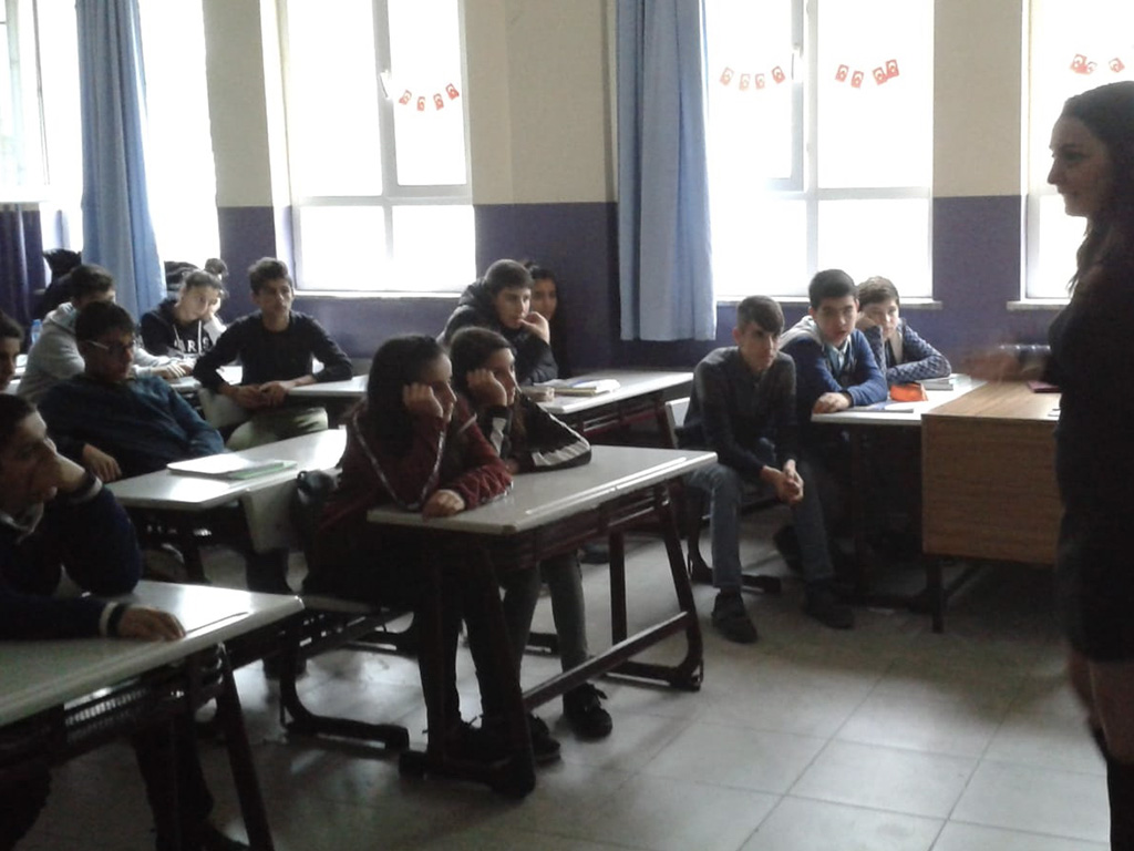 İstanbul Başakşehir Güvercintepe Ortaokulu'nda Bilinçli ve Güvenli İnternet Semineri