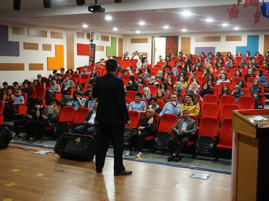 Ankara Zehra Okulları'nda Bilinçli ve Güvenli İnternet Semineri