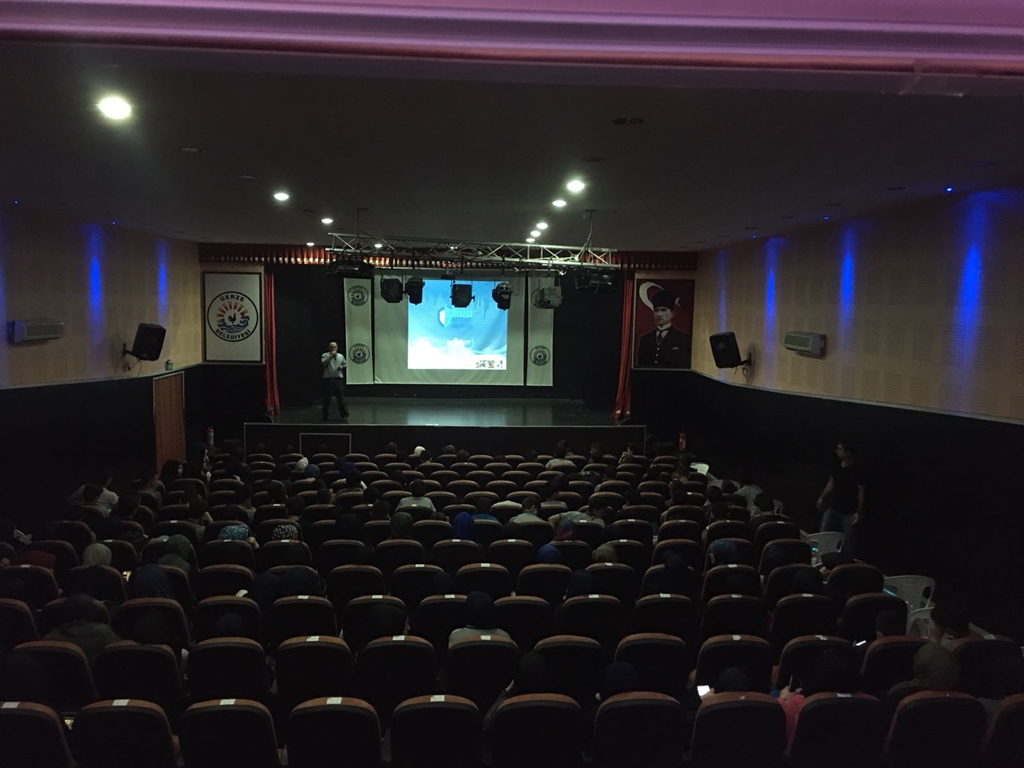 Sinop Gerze Belediye Konferans Salonunda Bilinçli ve Güvenli İnternet Semineri