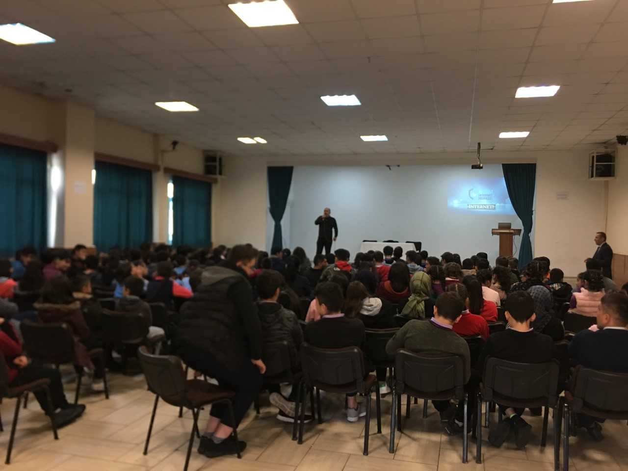Ordu Gölköy İlçesinde Ortaokul ve Liselere Halk Eğitim Müdürlüğünde, Bilinçli Ve Güvenli İnternet Semineri