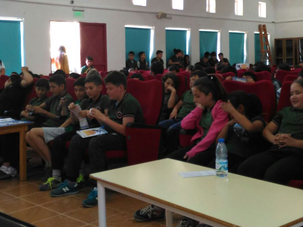 İzmir Karaburun İlçesi Karaburun Ortaokulu'nda Bilinçli ve Güvenli İnternet Semineri