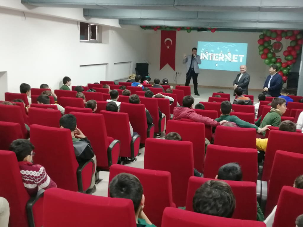 Ankara Yenimahalle Alaaddin Özdenören İmam-Hatip Ortaokulu Öğrencilerine, Bilinçli Ve Güvenli İnternet Semineri