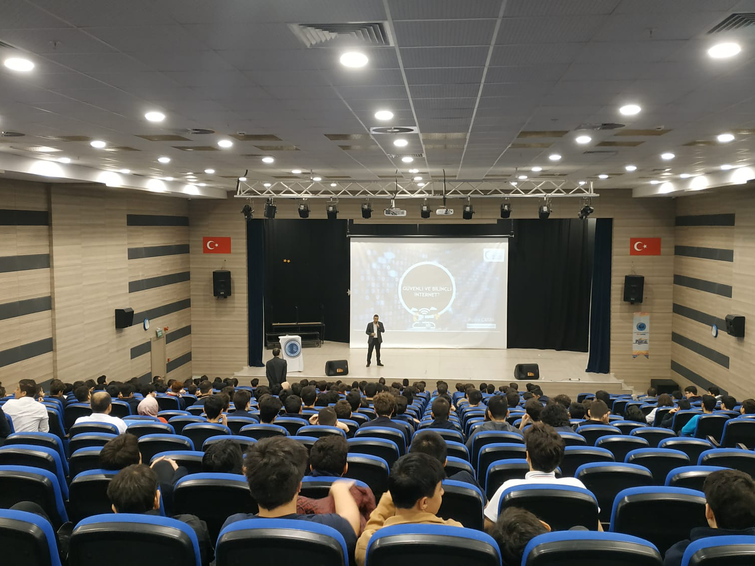Ankara Yenimahalle Pınar Koleji Öğrencilerine Yönelik Bilinçli ve Güvenli İnternet Kullanımı Semineri