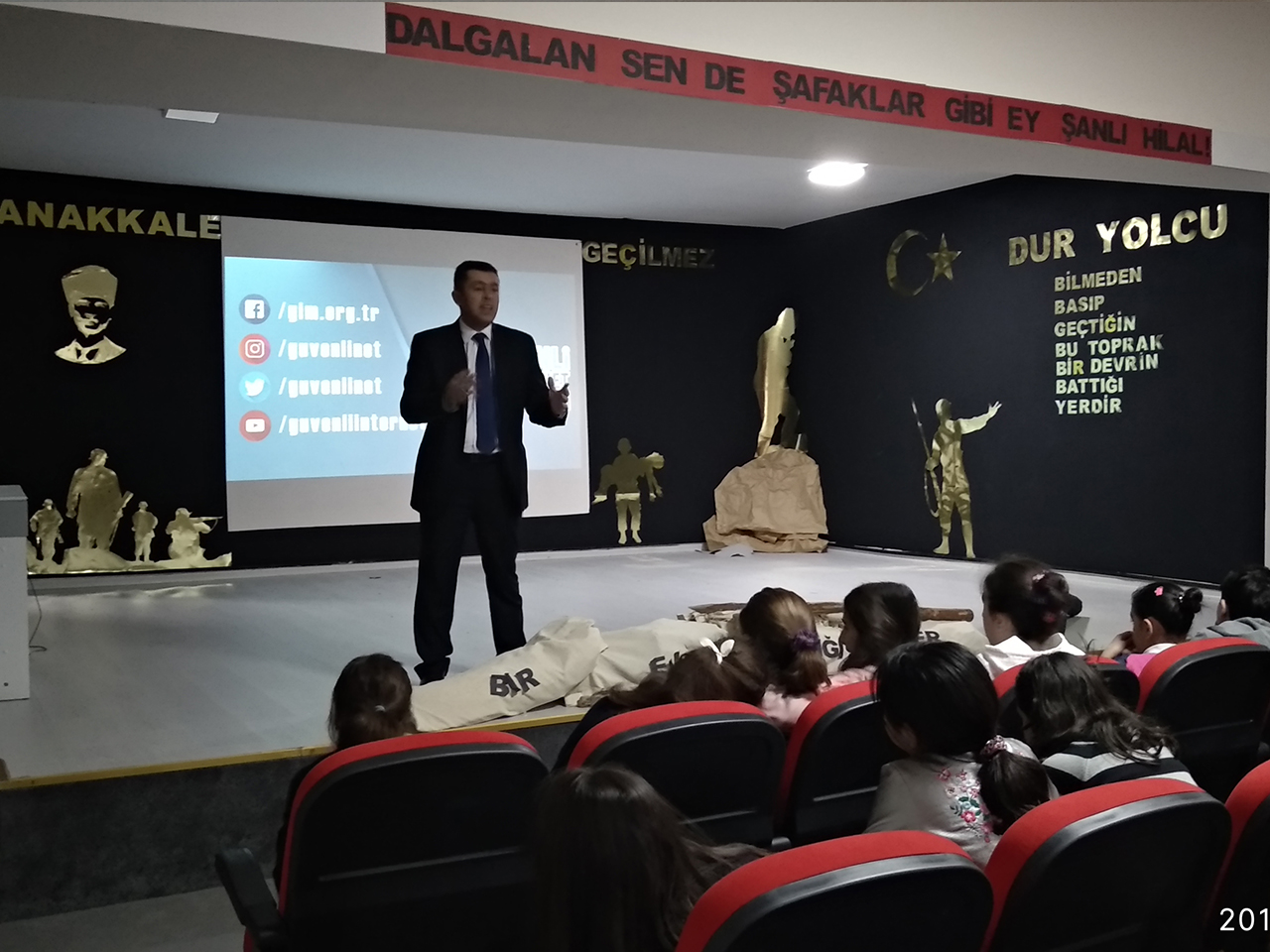Ankara Yemimahalle  Batıkent Yükselis Kolejinde, Bilinçli Ve Güvenli İnternet Semineri