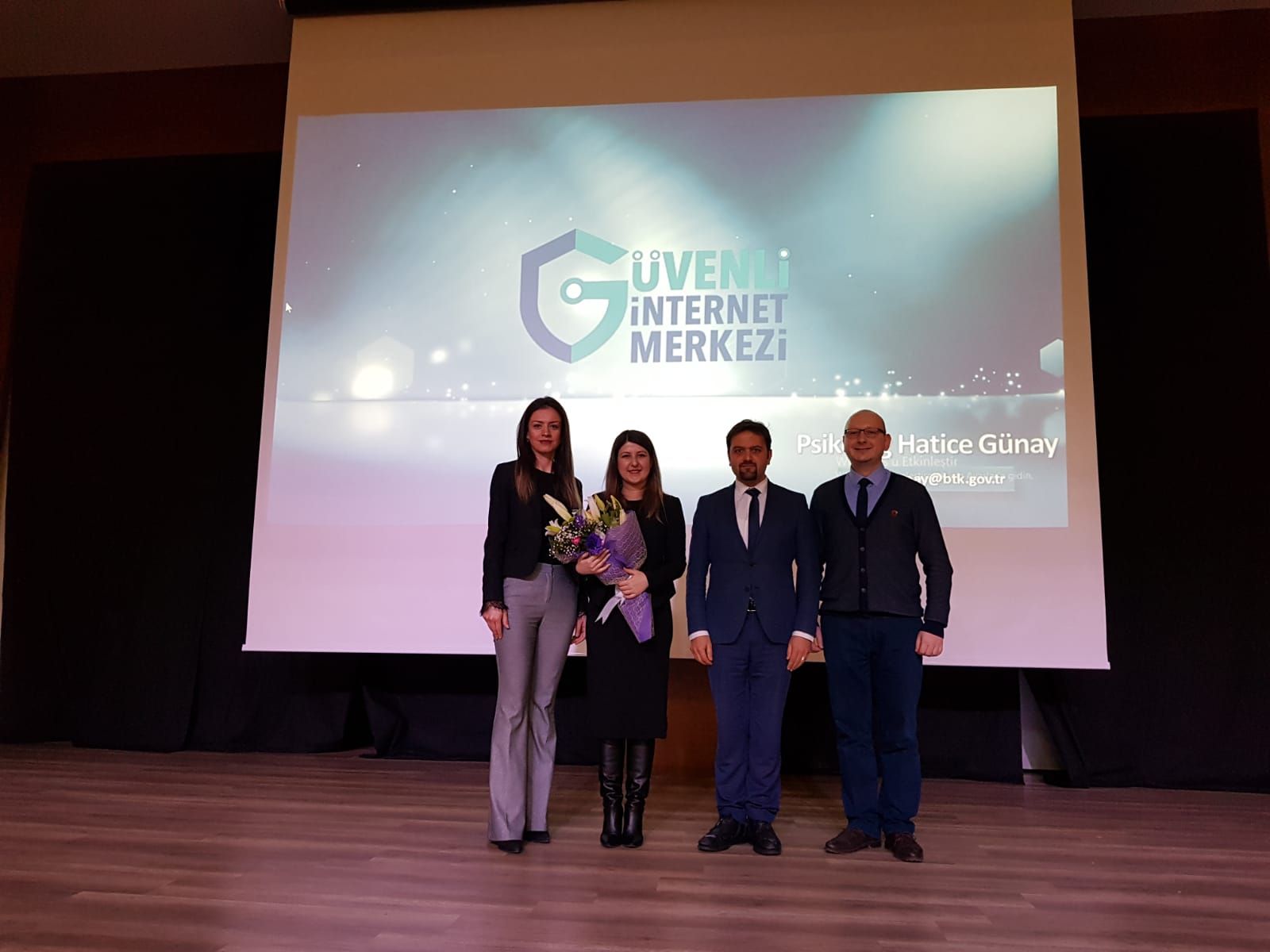 Ankara Keçiören Ovacık Sınav Koleji Ortaokulunda, Güvenli ve Bilinçli İnternet Semineri
