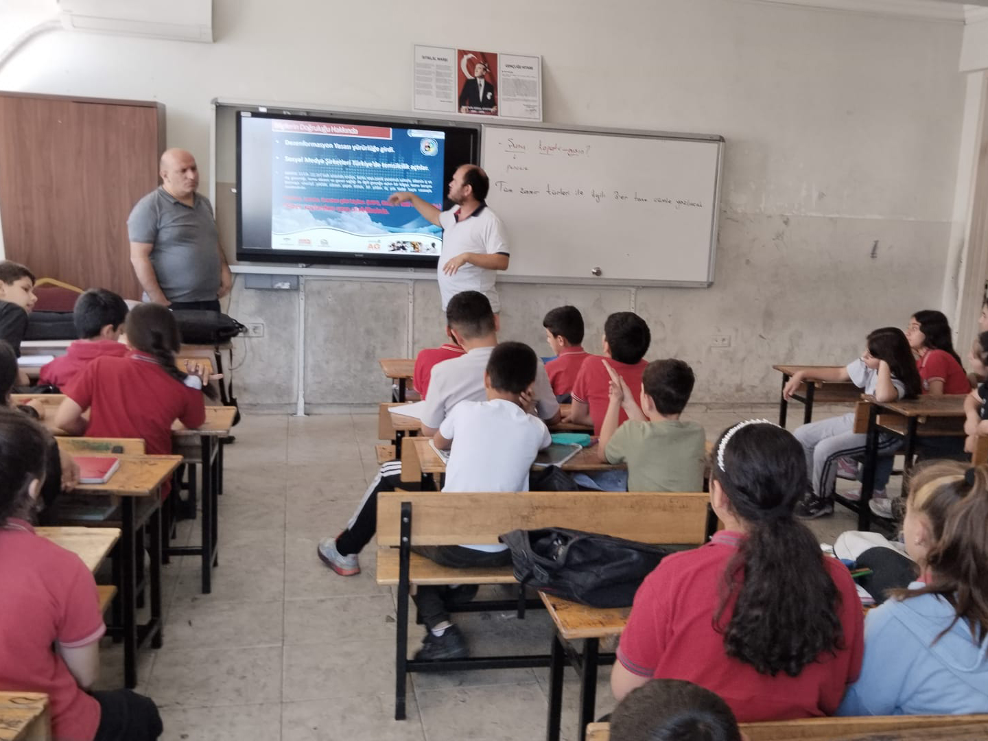 Mersin Akdeniz Ertuğrul Gazi Ortaokulu Öğrencilerine Yönelik Bilinçli ve Güvenli İnternet Kullanımı Semineri